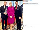 Martin Dejdar fotku s prezidentským párem vyperkoval reklamními hashtagy.