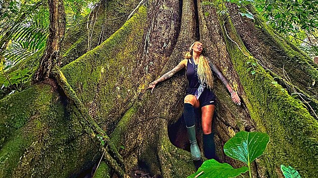 Daisy Lee podstupuje ritul ayahuascy.