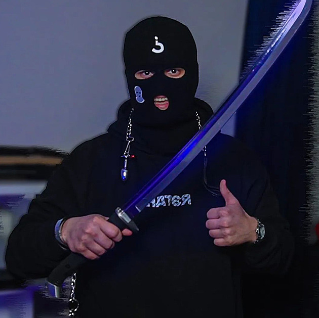 Sibiřan je terčem kritiky a odcházejí mu sledující. Ppobouřila je jeho reakce na rozchod Sugar Denny, je prý zaujatý