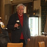 Jiří Lábus si premiéru seriálu Volha užíval s pivem v ruce.