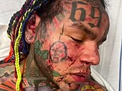 Tekashi 6ix9ine byl zbitý v t�locvi�n�