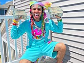 Rapper Tekashi 6ix9ine napadl dva producenty