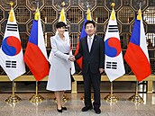 eská delegace v ele s Markétou Pekarovou v Jiní Koreje