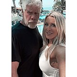 Ron Perlman s manelkou Allison