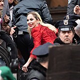 Lady Gaga jako Harley Quinn.