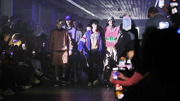 Modelové si na stage dlali, co chtli.