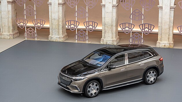 Mercedes-Maybach EQS 680 SUV