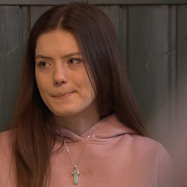 Julie Papeov (Jitka Schneiderov) v Ulici rozjede nebezpenou hru. Doplat na ni Kristna (Sra Korbelov)?