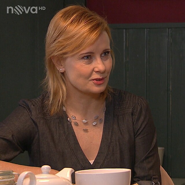 Julie Papeov (Jitka Schneiderov) v Ulici rozjede nebezpenou hru. Doplat na ni Kristna (Sra Korbelov)?