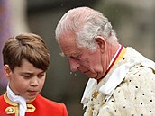 Princ George a krá Karel III.