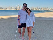 Zranný David Tomáek s pítelkyní Adélou na dovolené v Dubaji