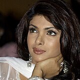 Miss World 2000 Priyanka Chopra si s nosem zaila sv. Jeho vzhled se mnil...