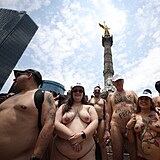 V Mexiku se slavil den naháčů.