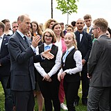 Princ Edward diskutoval se studenty.
