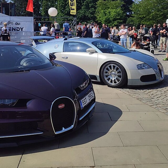 Dv teniky automobilov sbrky Richarda Chlada: Bugatti Chiron a Bugatti...