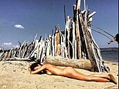 Karolína Krézlová se na dovolené opalovala úpln nahá.