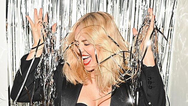 Ta�ána Kucha�ová se v prádle ukazuje ráda. Snímky z kostela byste ale na jejím...