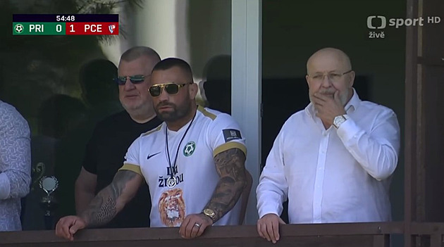Příbramský boss Jaroslav Starka hostil na svém VIP balkóně zápasníka Karlose...