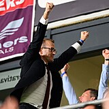 Daniel Křetínský s raduje z vítězství West Hamu
