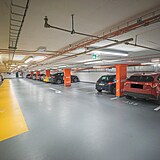 Zdeněk Hřib láká do poloprázdných podzemních garáží v centru Prahy.