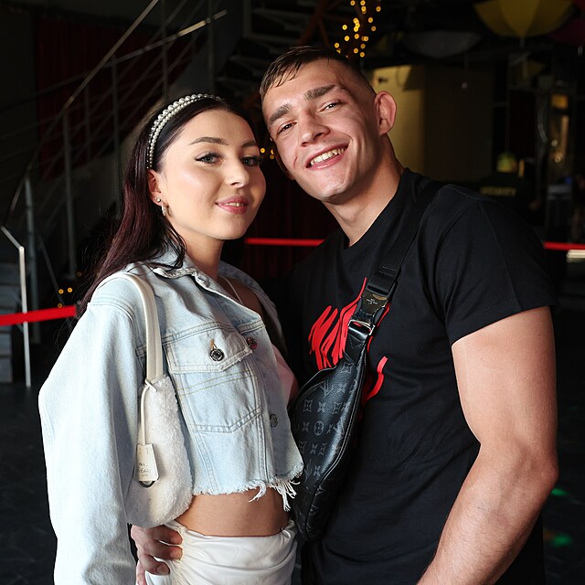 Tade� �Mawar� R��i�ka se svou partnerkou, kter� je velkou fanynkou Clashe.