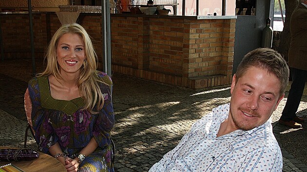 Kateina Prová a Vladimír Konvalinka se vzali 14. ervna 2008 na zámku Mcely...