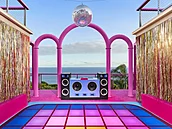 Nechybí ani disco parket.