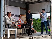 Na pódium dorazil i éf strany Motoristé Sob Petr Macinka.