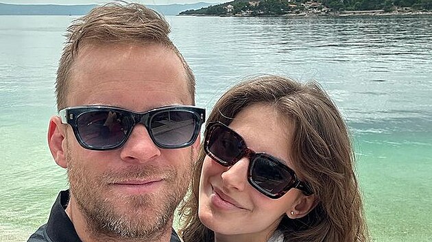 Jakub Pracha se pro vztah obtoval, piznala Sara Sandeva.