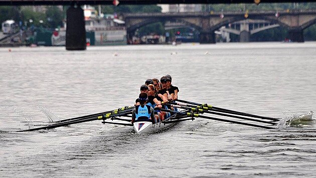 Ema Businská se neztratí ani na vod�!