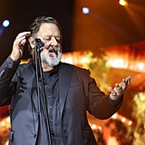 Russell Crowe bhem koncertu v Karlovch Varech