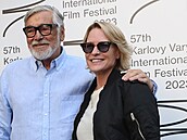 Hereka a reisérka Robin Wright u je ve Varech, kde ji pivítal prezident...