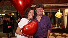 Premiéra M��em i s mu�em: Re�isér Karel Janák s man�elkou Romanou Go��íkovou