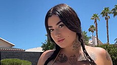 OnlyFans tvrkyn se zamilovala do svho fanouka