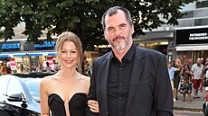 Doprovodil ji reisér Brao Miík.