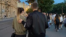 Kazma randí se sexy kráskou z reality show Like House.