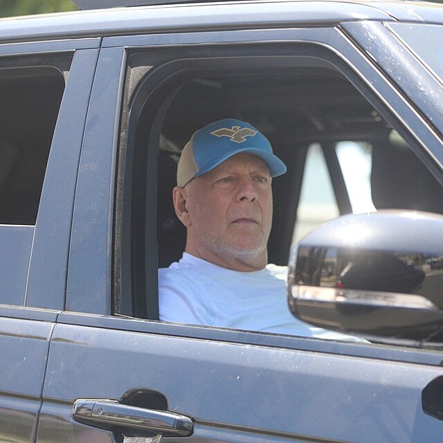Bruce Willis v Los Angeles.
