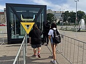 První lidé li zkusit tstí.