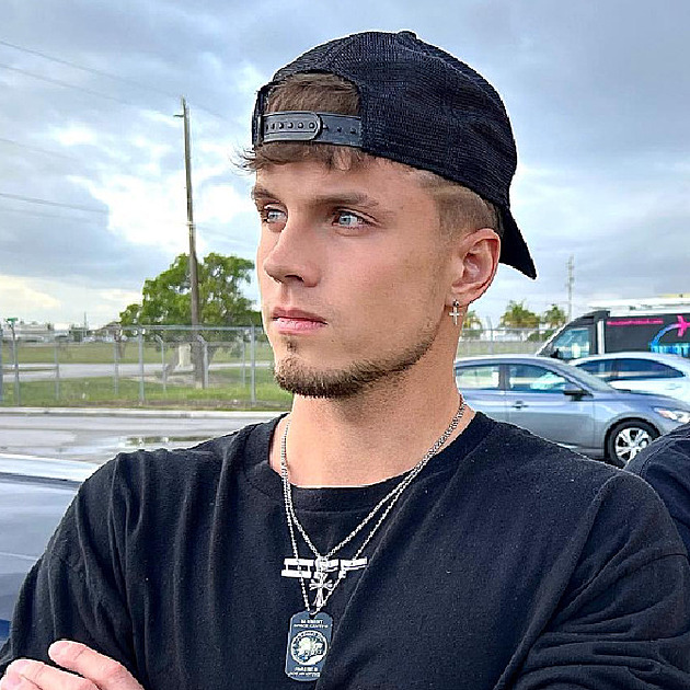 Youtuber Jon Mariánek vyhlásil další soutěž. Výherce si díky tomu může zajistit budoucí kariéru
