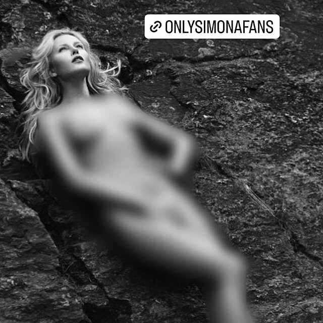 Simona Krainov m et na OnlyFans.