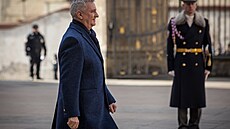 N�kdej�í kanclé� Vratislav Myná� odcházel z Hradu zatí�en kauzami klientelismu...