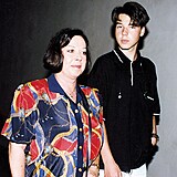 Yvonne Penosilov na archivn fotce se synem