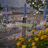 Migranti už mají na Lampeduse dokonce hřbitov. Ve vodách Středozemního moře se...