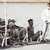 Itálie čelí náporu tisícovek migrantů týdně.