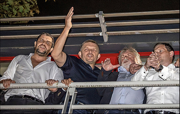 Fico má šanci sestavit vládu, strach mu přinesl vítězství, píší na Slovensku