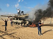 Palestintí radikálové napadli Izrael.