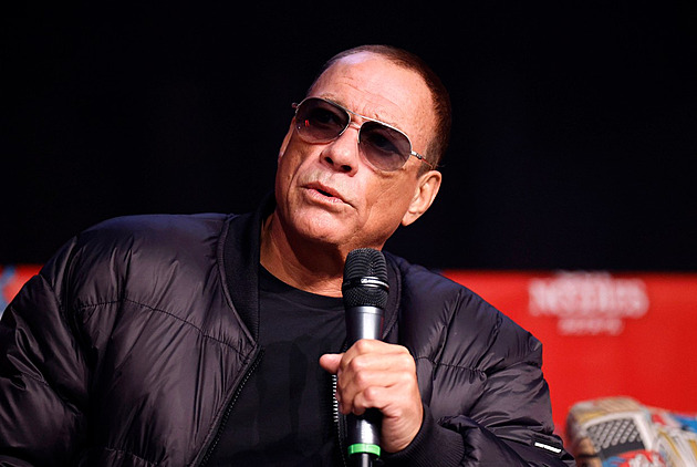Filmová a zápasnická legenda Jean-Claude van Damme je v Praze. Redakce Antiyoutuber se s ním setká
