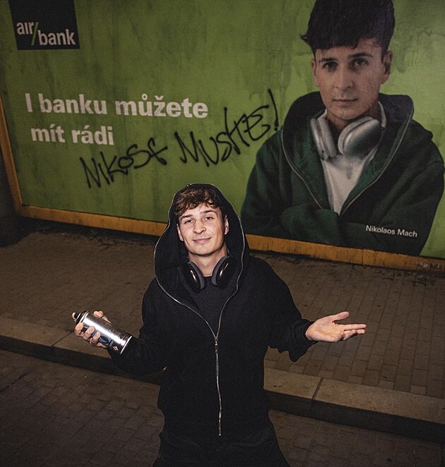 Nikos spolupracuje s Air Bank.