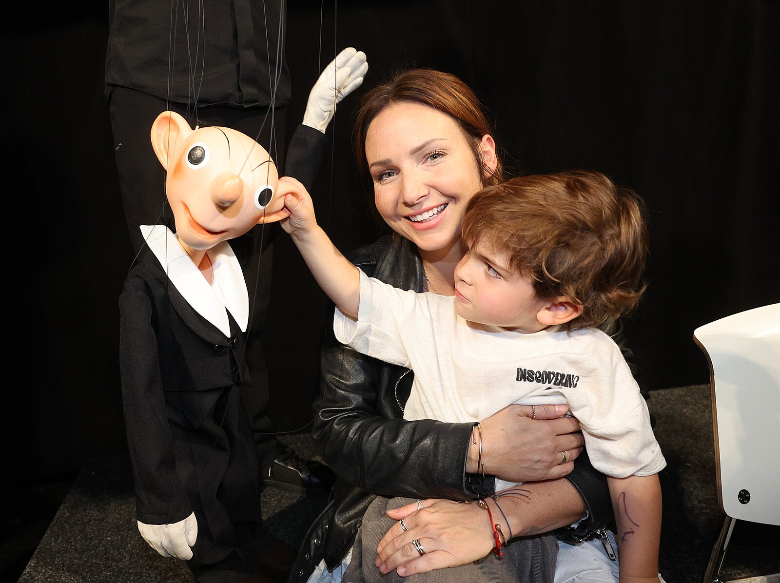 Spejbla a Hurvnka si oblbila i Veronika Arichteva se synem Lukou.