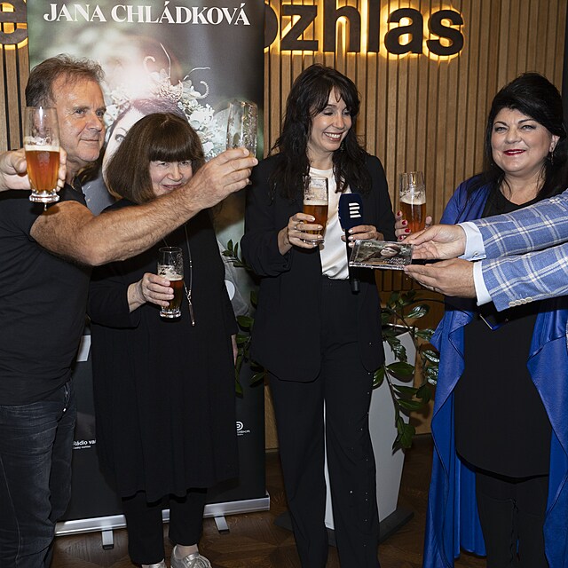 Nov� CD Jany Chl�dkov� se pok�tilo pivem.